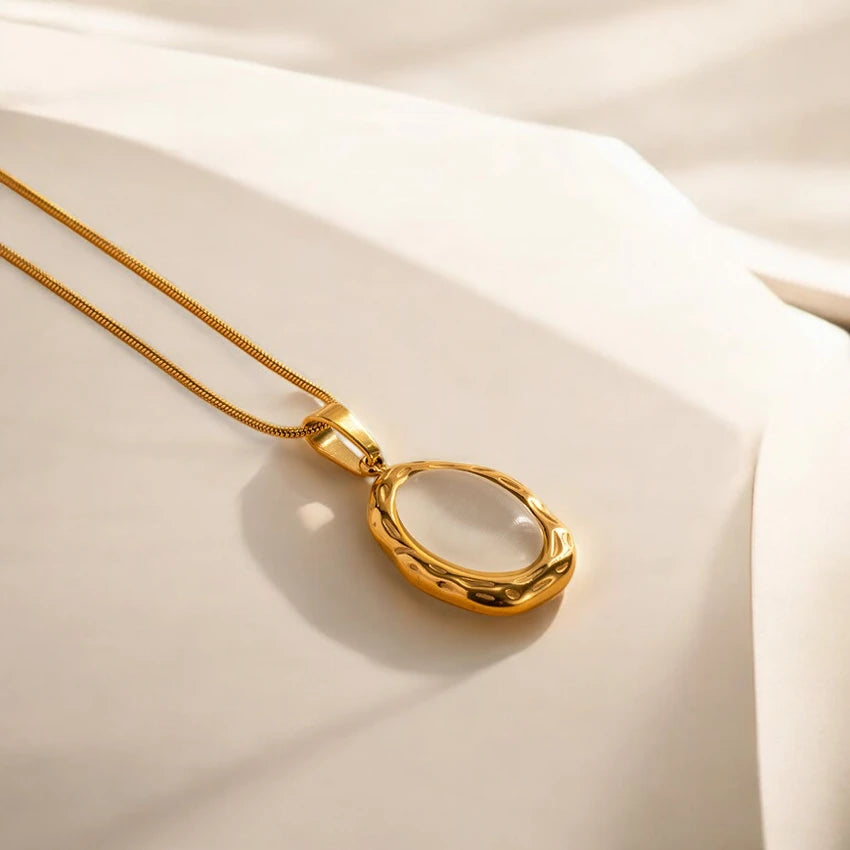 Oval moonstone necklace