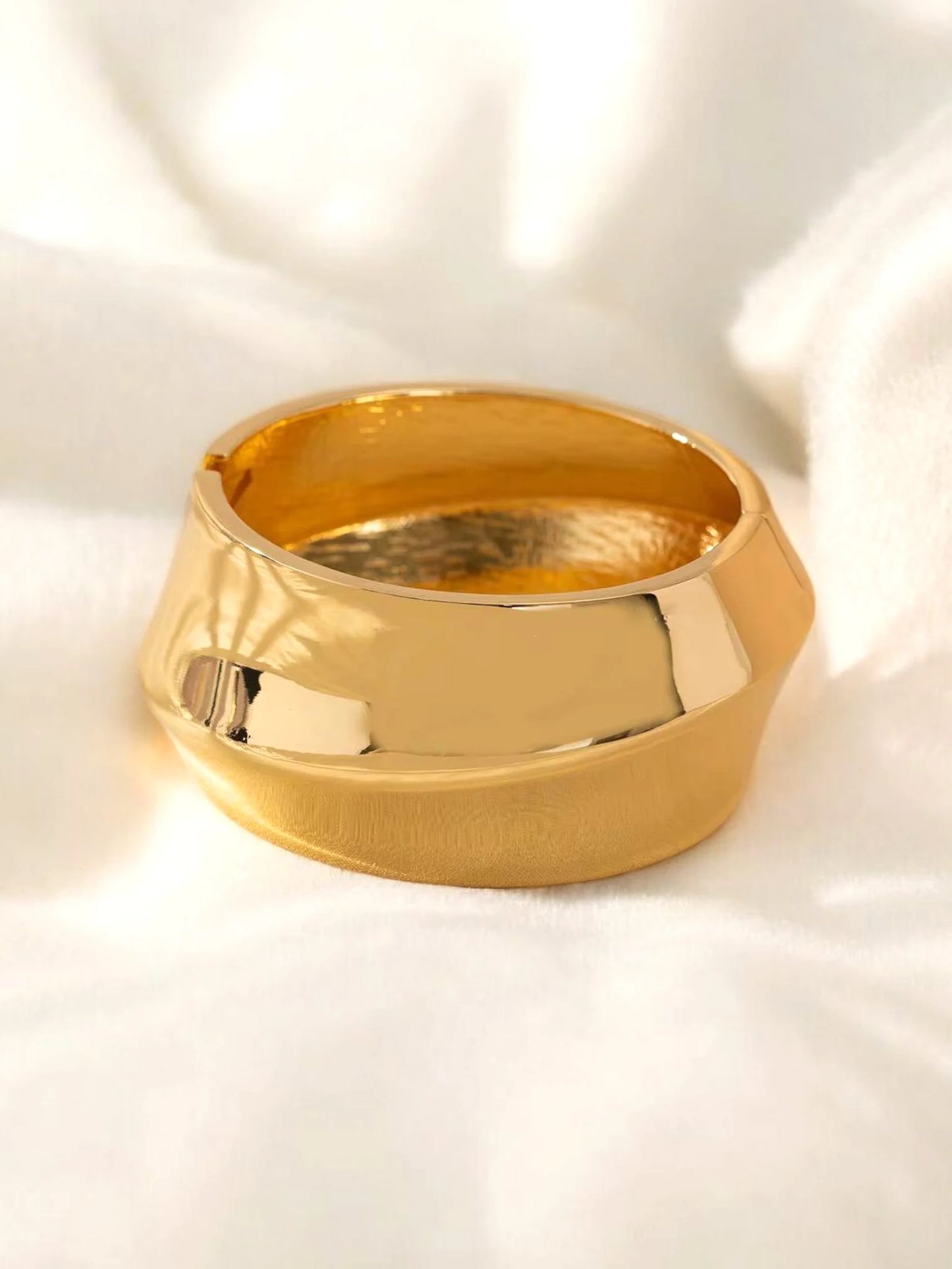 Rosa chunky bangle