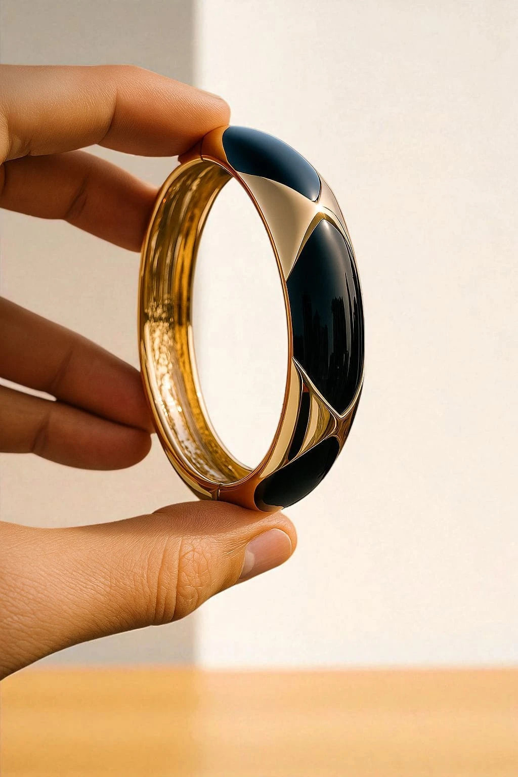 Kiva bangle