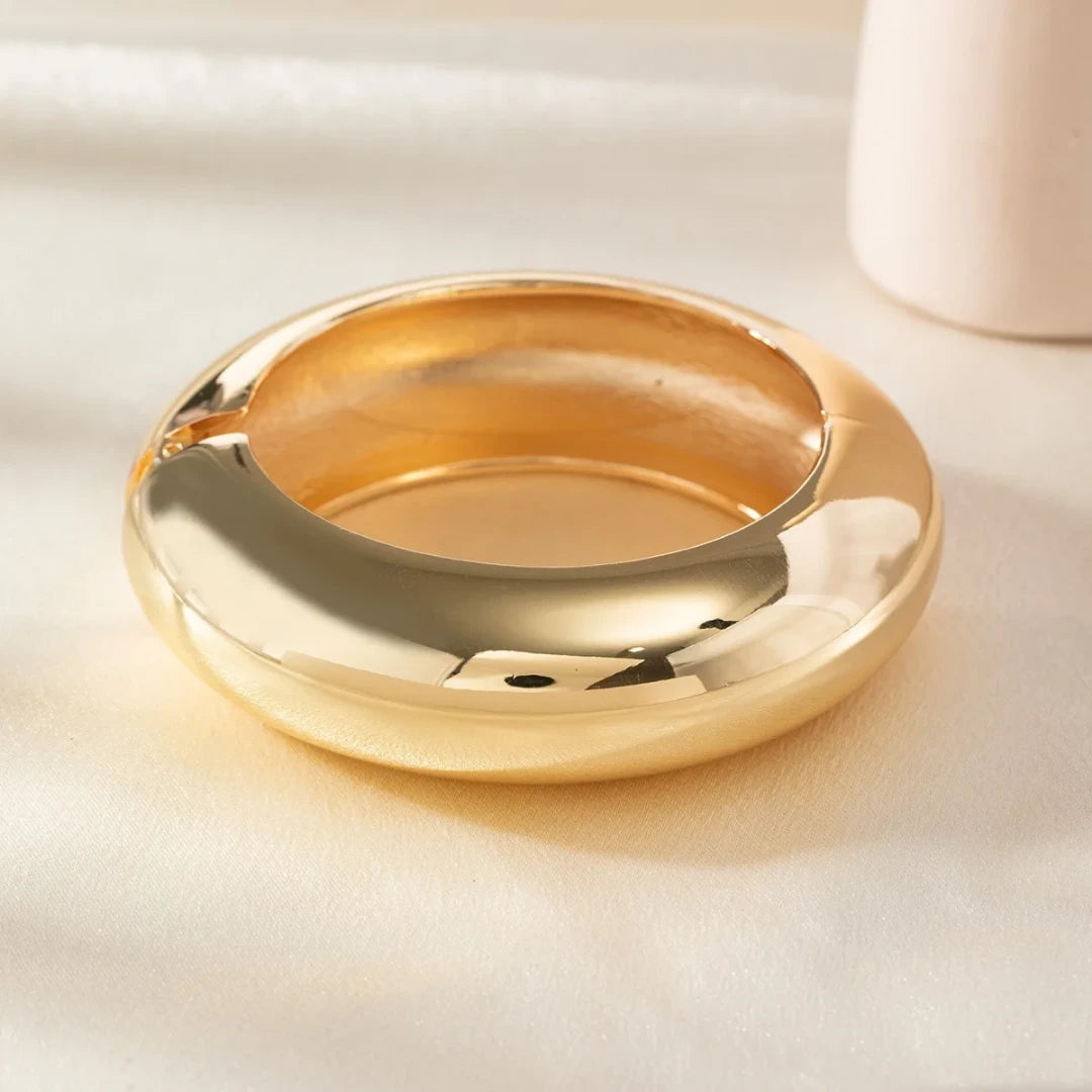Nira chunky bangle