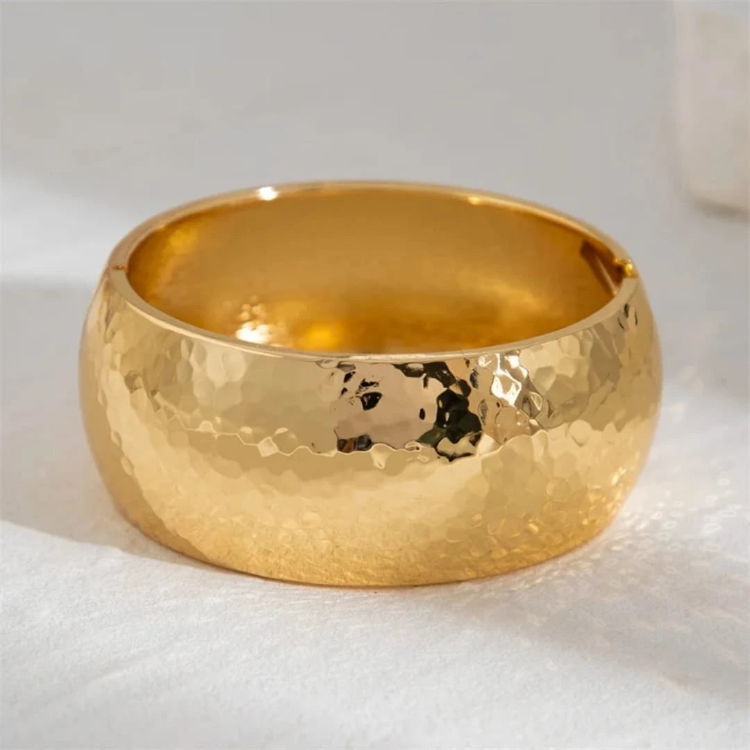 Glow chunky bangle
