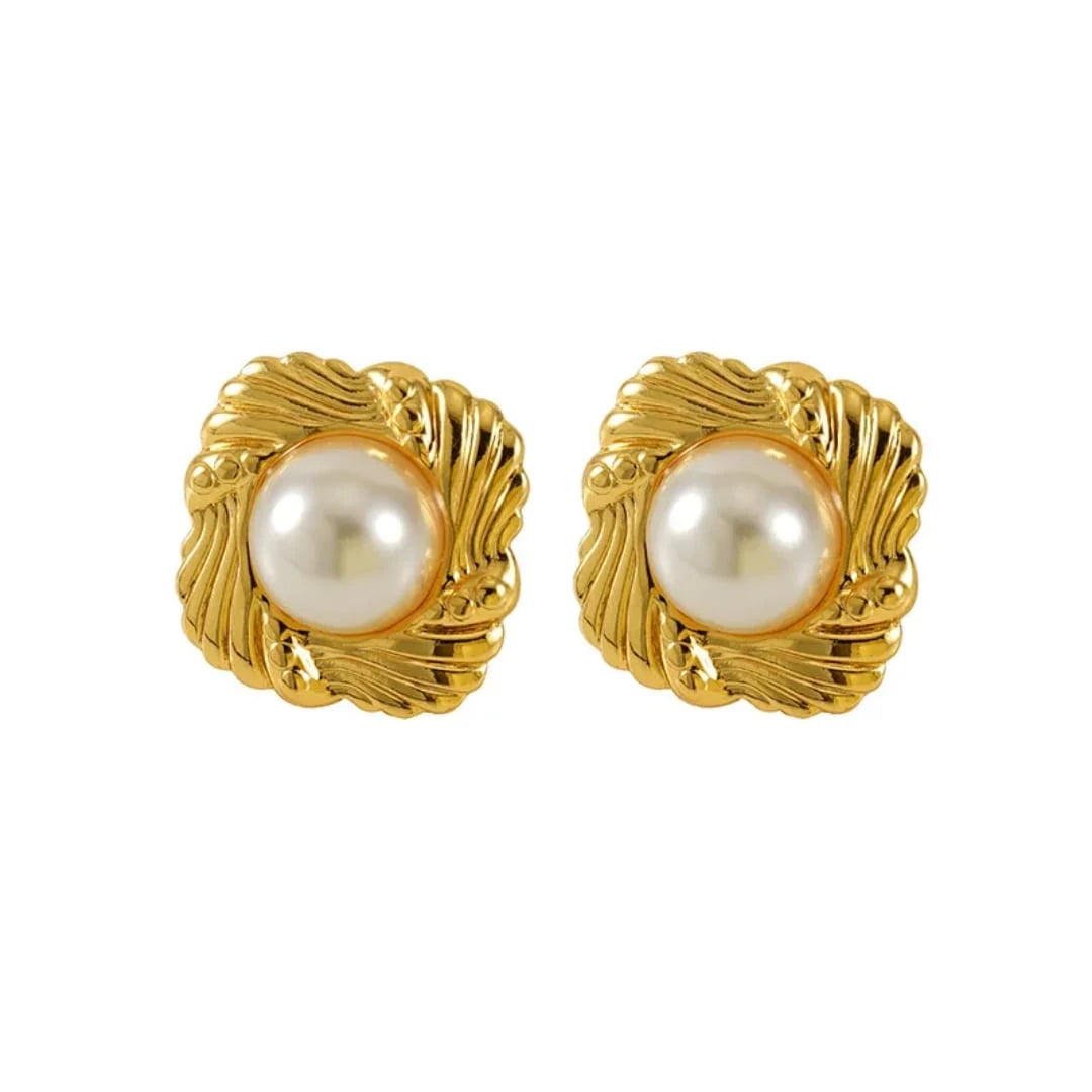 Golden pearl earrings