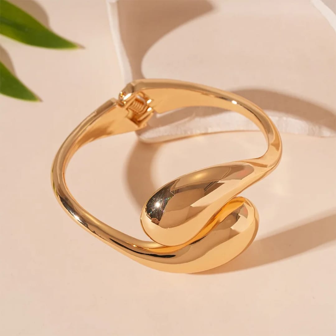 Teardrop bangle
