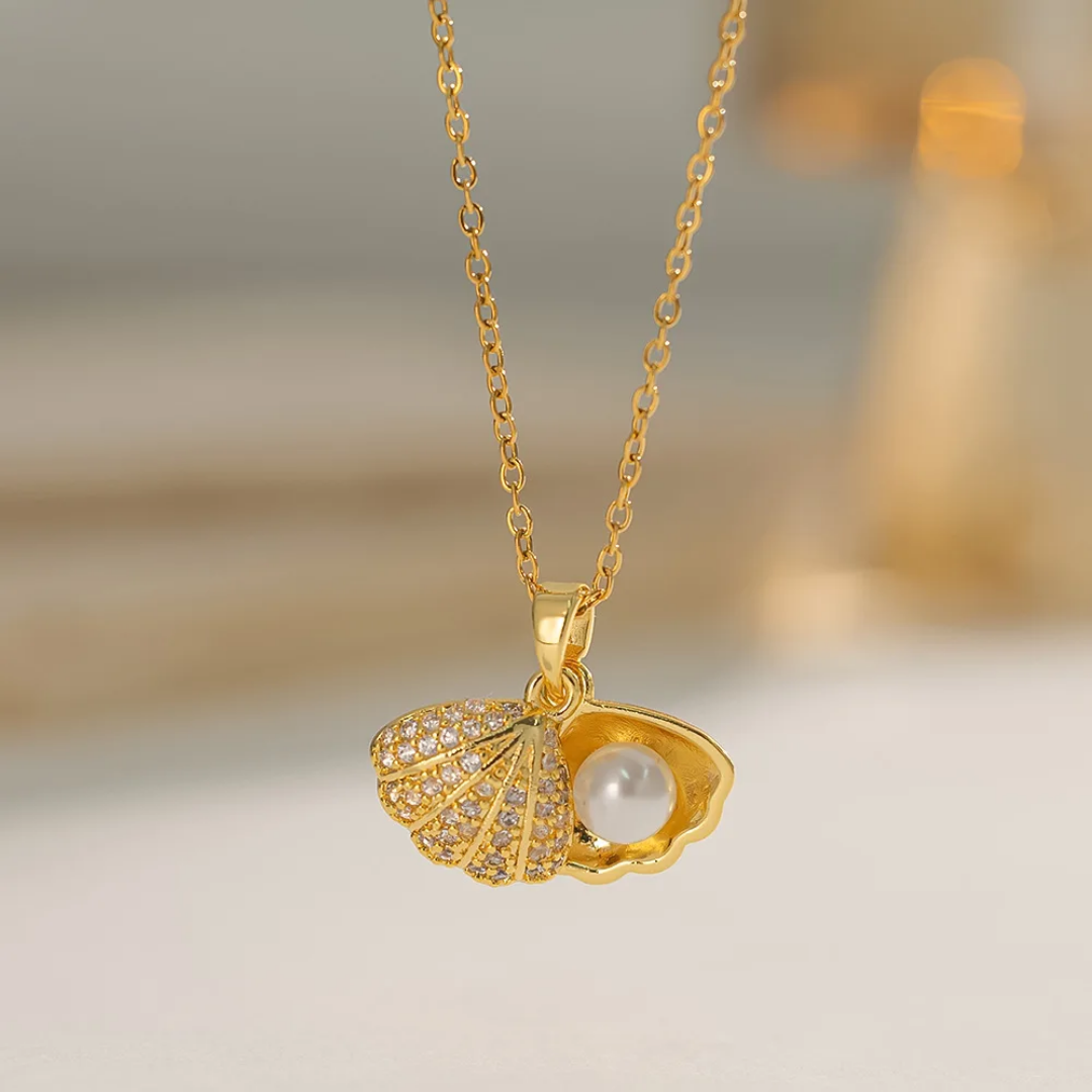 Pearl shell necklace