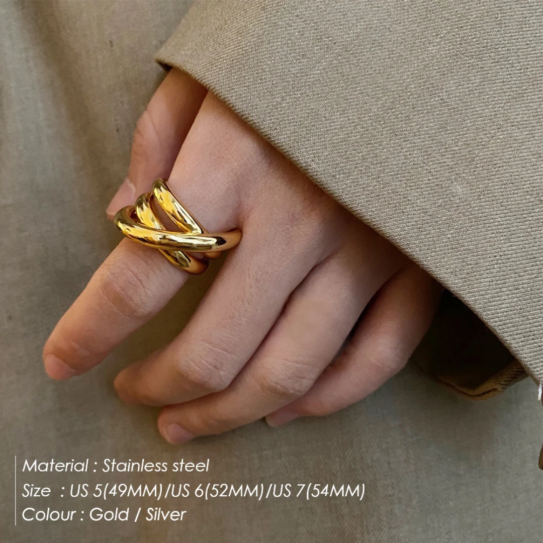 Trio ring
