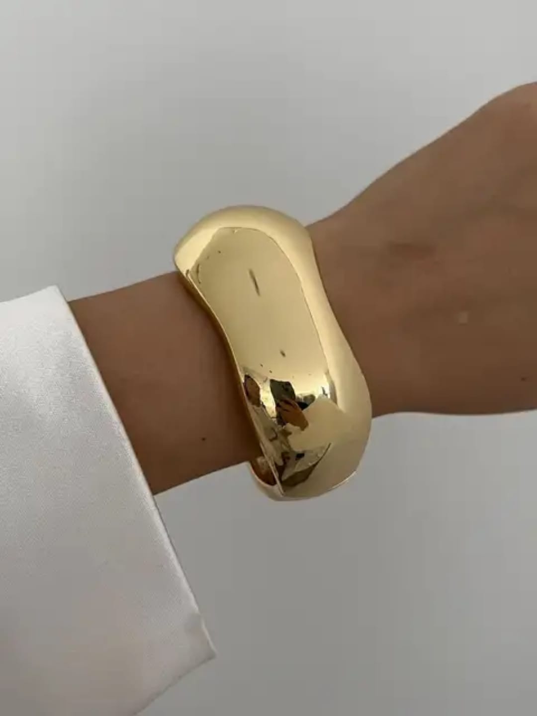 Liara chunky bangle