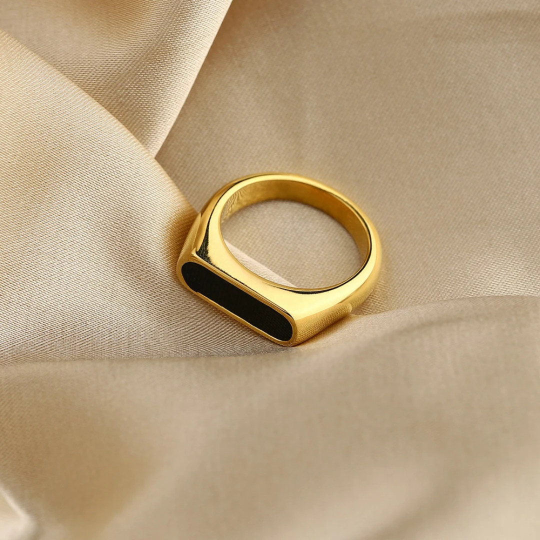 Black stone ring