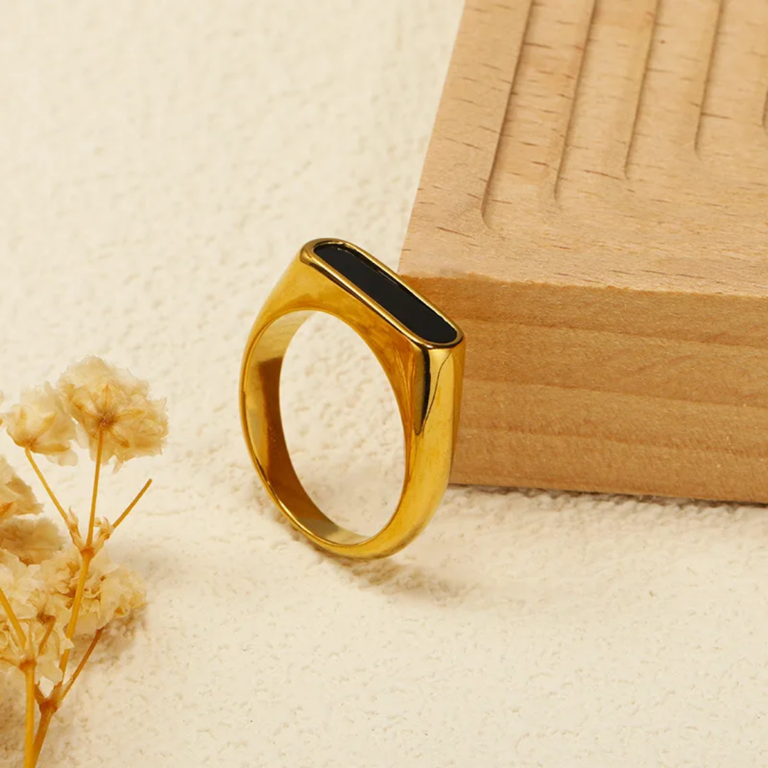 Black stone ring