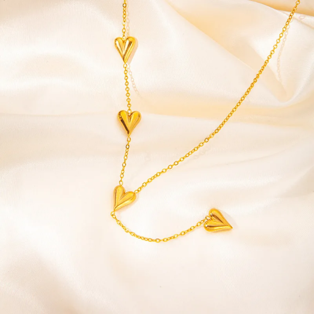 Connected hearts necklace