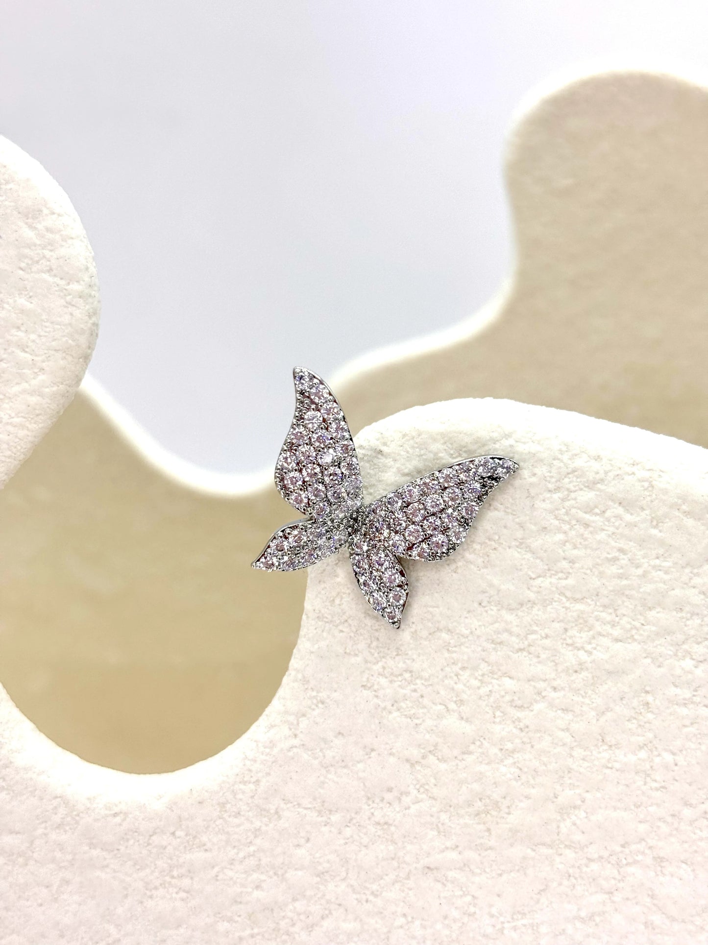 sharmming wings in silver fake piercing
