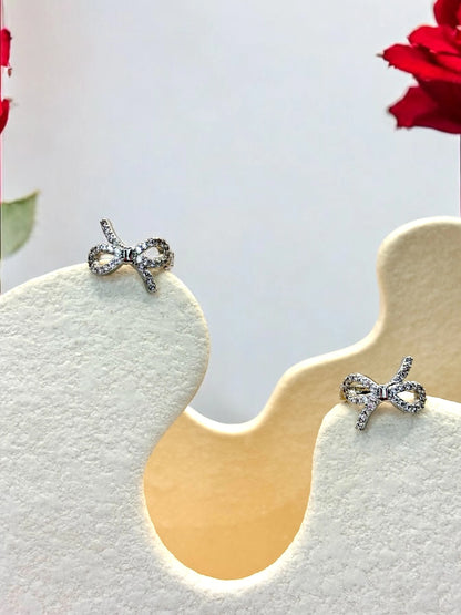 Twinkling tie earrings