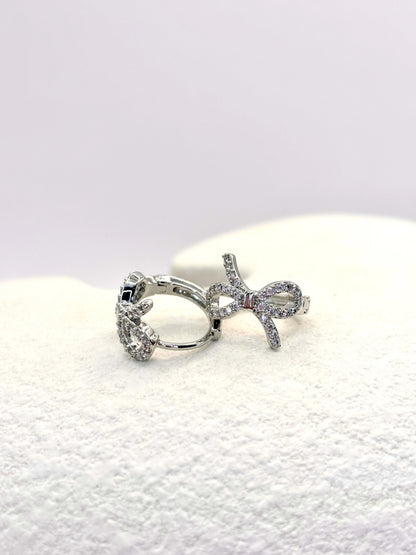 Twinkling tie earrings