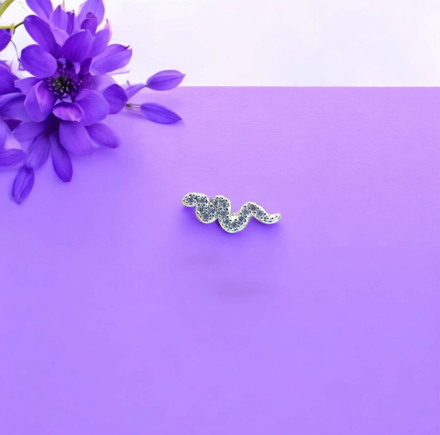 Statement Snake BB piercing