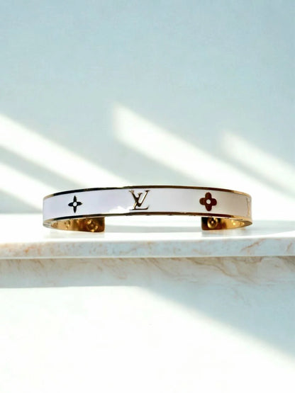 Elegant white VL bangle