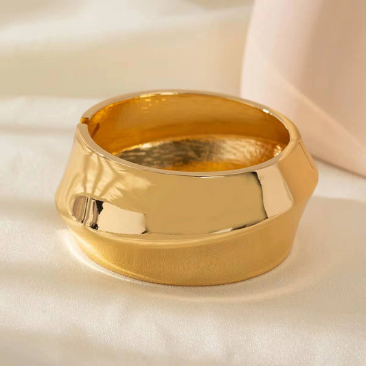 Rosa chunky bangle