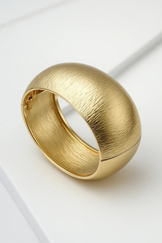 Chic chunky bangle