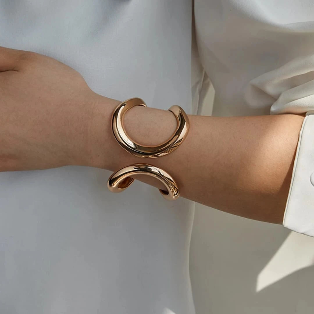 Vela bangle