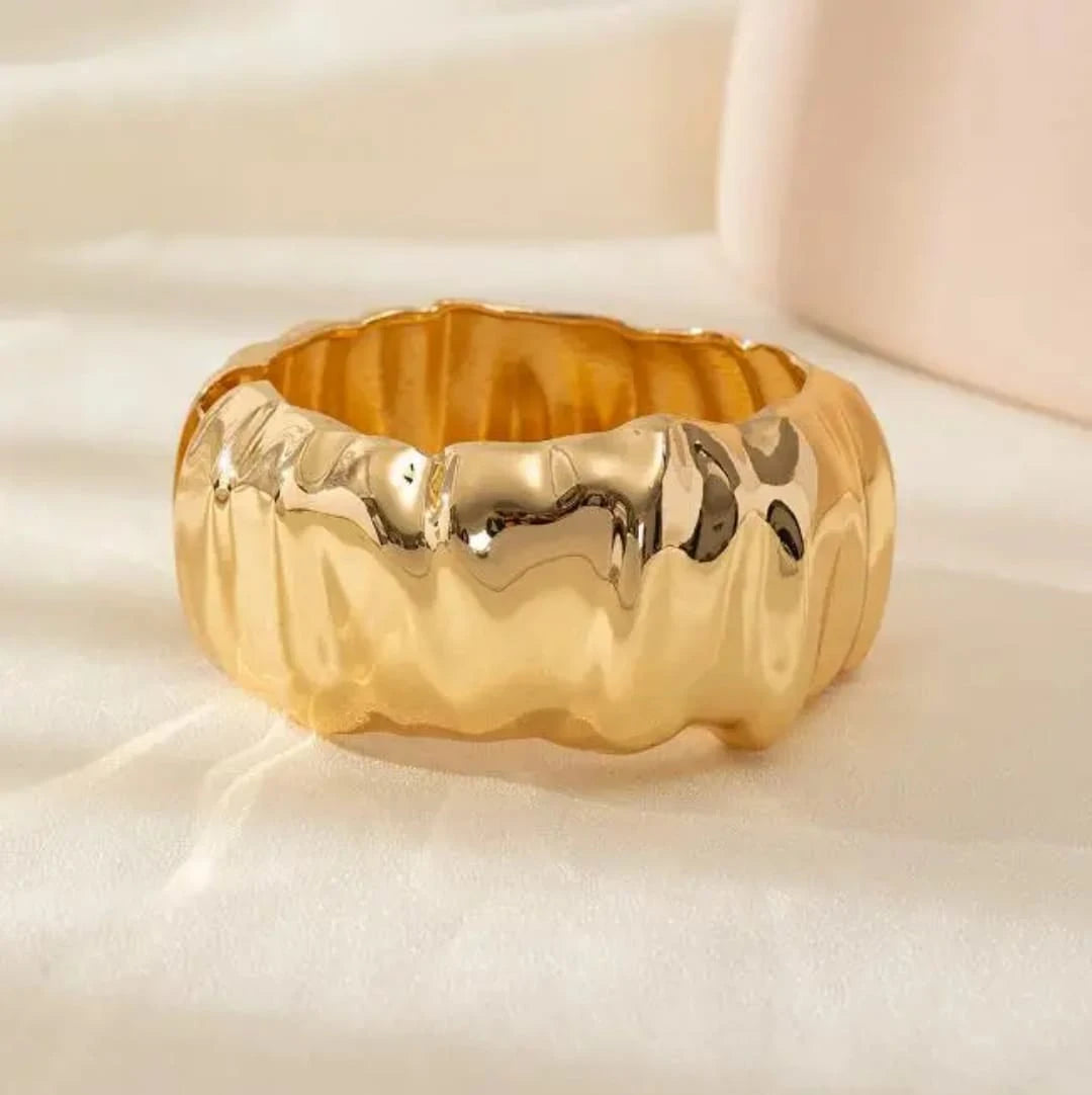 Viola chunky bangle