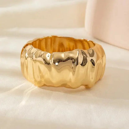 Viola chunky bangle