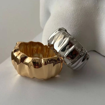 Viola chunky bangle