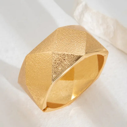 Luxe chunky bangle