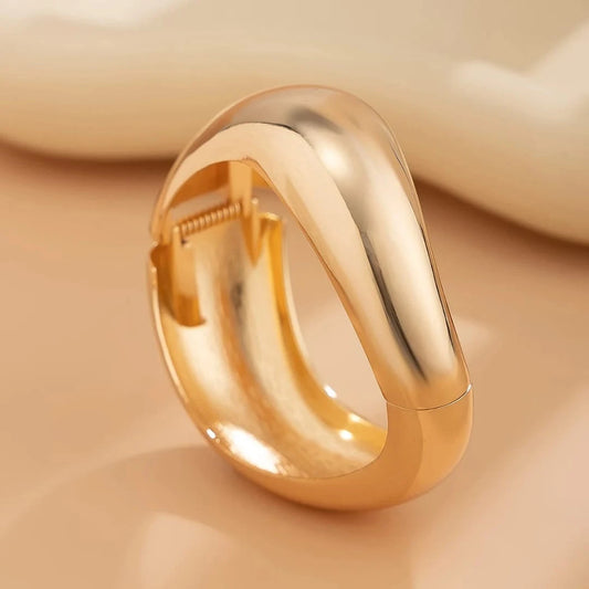 Wave chunky bangle