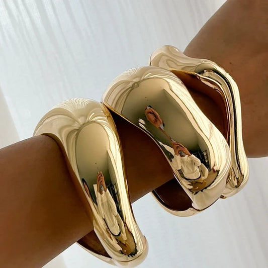 Wave chunky bangle