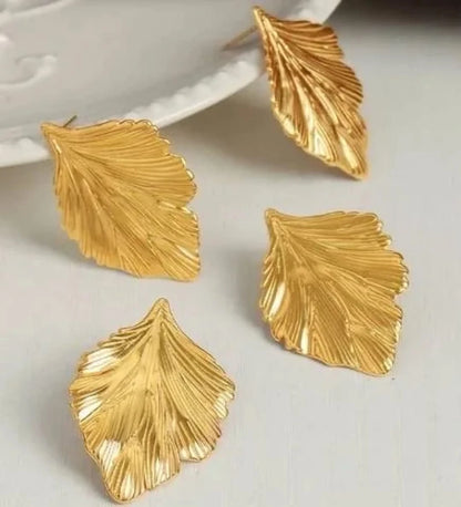 Golden leaf earrings