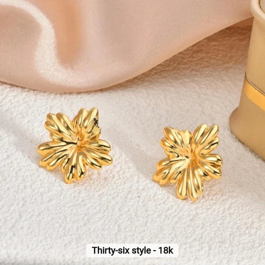 Golden flower earrings