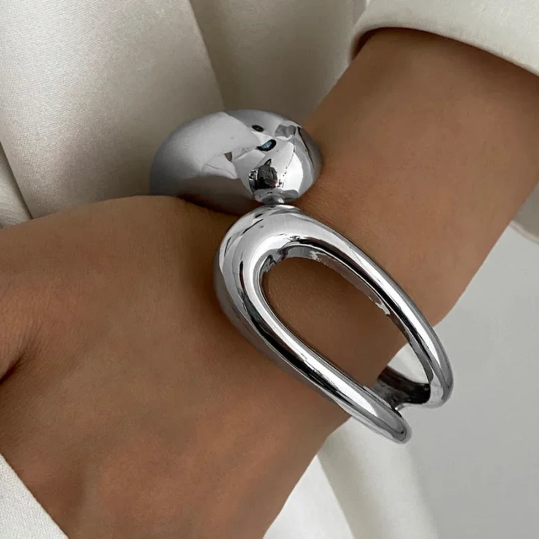 Titan chunky bangle
