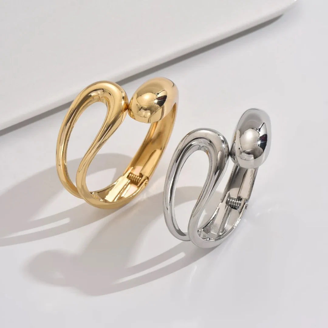 Titan chunky bangle