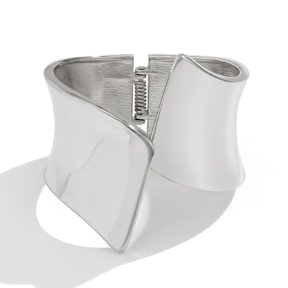 Eloura chunky bangle