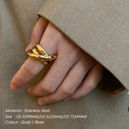 Trio ring