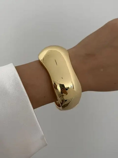 Liara chunky bangle