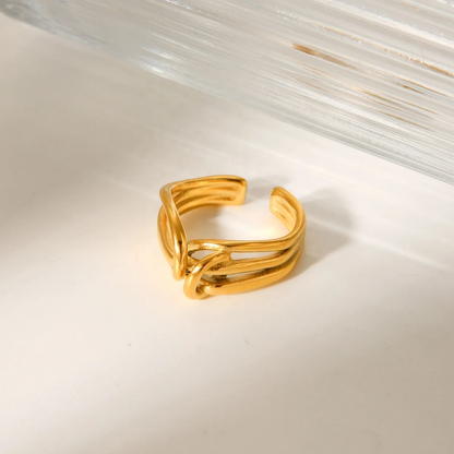 Tangled ring