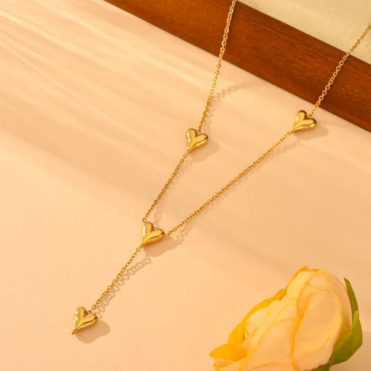 Connected hearts necklace