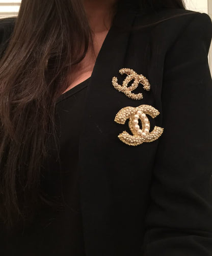 Chic letter broochs