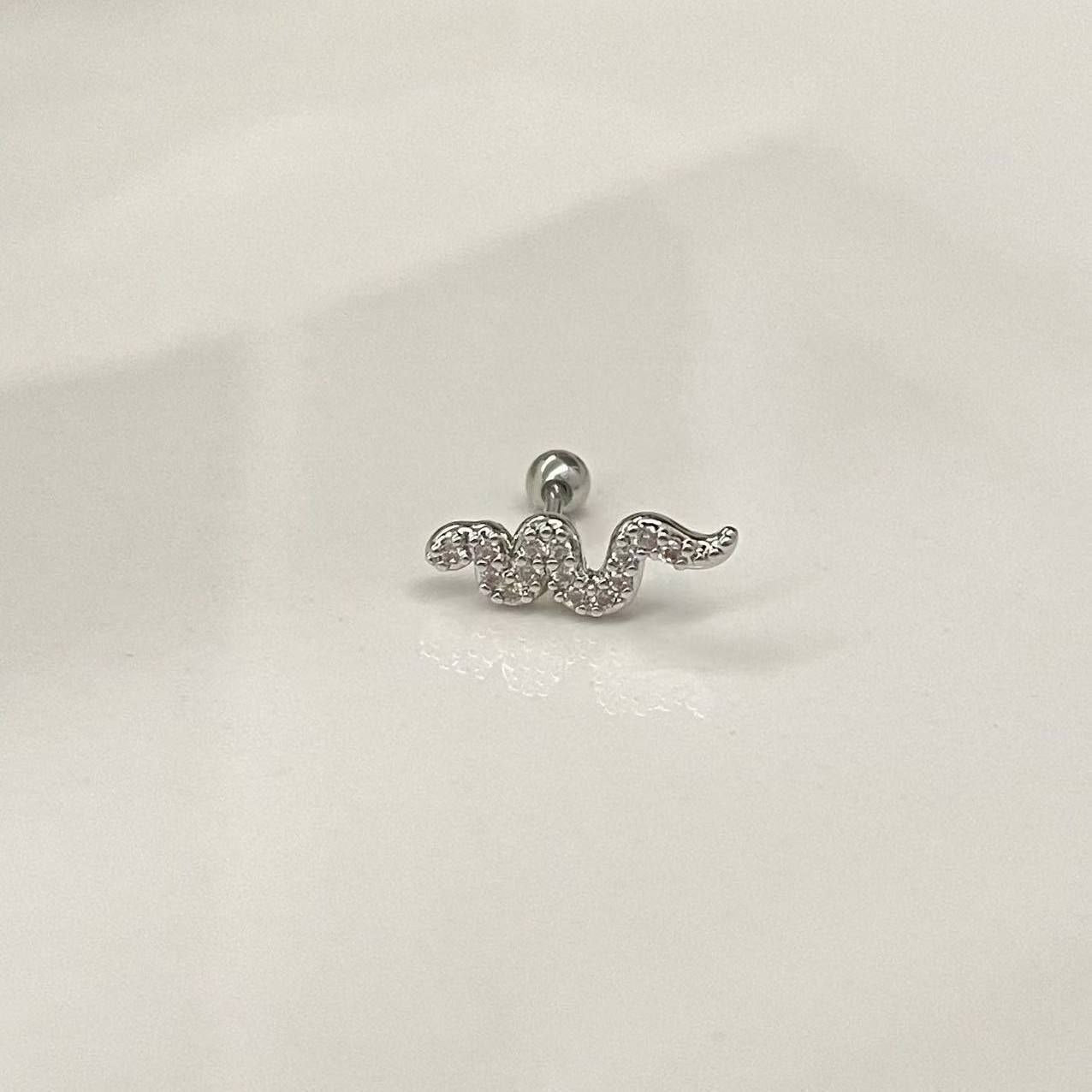 Statement Snake BB piercing