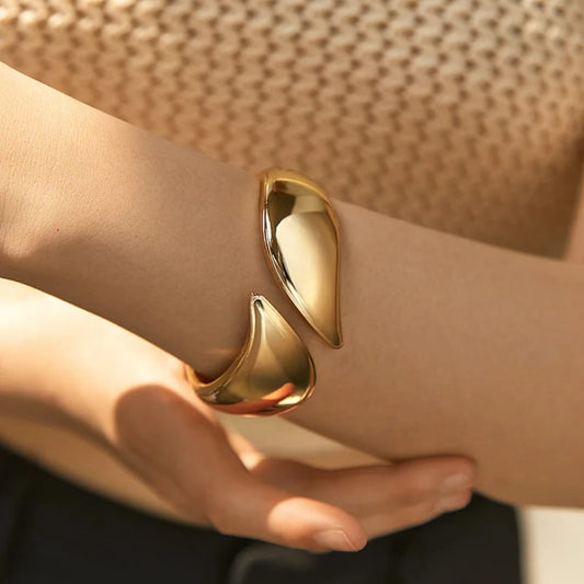 Dewdrop chunky bangle