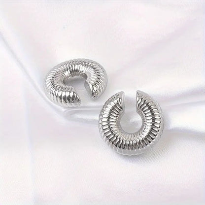 Crescent ear cuff